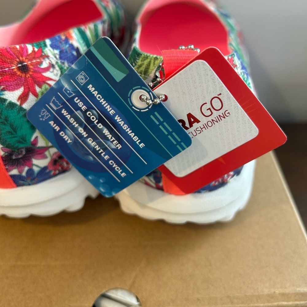 Skechers GOwalk Classic Washable Slip-Ons Spring Safari White Floral Size 11 New - Picture 9 of 12